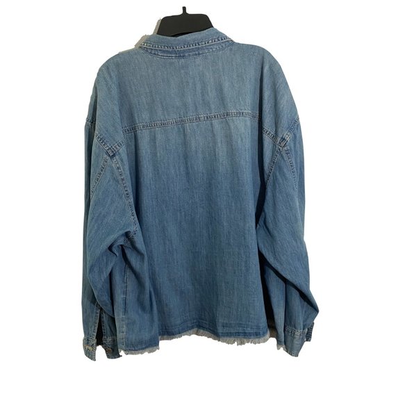NWT Levi's Jean Chambray Button Down Top - Picture 4 of 6